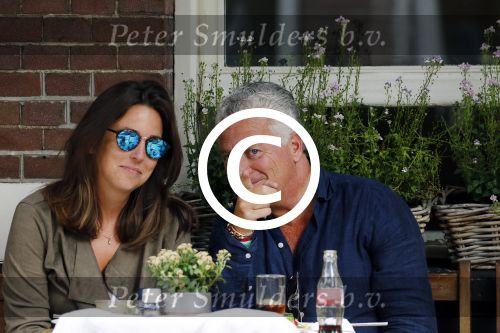 Amsterdam 21 augustus 2015
Bram Moszkowicz met vriendin Nynke Hogervorst
