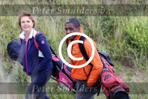 Zandvoort 5 september 2015
 
Op zaterdag 5 september zal traditiegetrouw de Charity Challenge van het KLM Open plaatsvinden op de Kennemer G&CC. Bekende Nederlanders spelen met genodigden van partners en sponsoren van het KLM Open voor het goede doel, UNICEF. Onder de deelnemende BNï¿½ers bevinden zich Jeroen Rietbergen, Bryan Roy, Daan Slooter, , Winston Gerschtanowitz Ties Kruize, Willem van Hanegem, Elsemieke Havenga, Ferry Maat, Jan Lammers, Toine van Peperstraten,Peter Paul Muller,  Ed de Goey, Floris Jan Bovelander en Willy van de Kerkhof en Nicolien Sauerbrei Bryan Roy