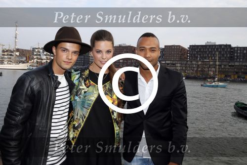 Amsterdam 19 augustus 2015 
Div bn ers eten bij restaurant op brug bij sail. Buddy Jarie Robin Martens en Everon Jackson Hooi