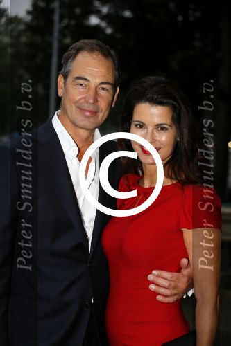 Amsterdam 31 augustus 2015 
Premiere meiden van de herengracht in het tropenmuseum. Caroline de Bruijn en erik de Vogel