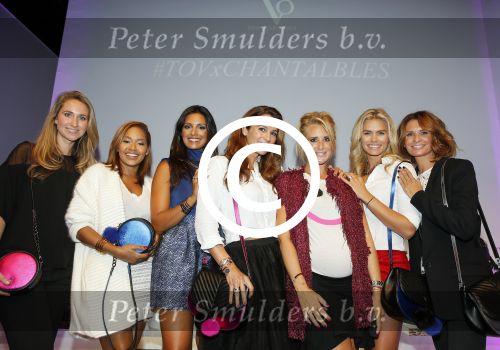 Amsterdam 27 augustus 2015
Presentatie tassenlijn TOV en Chantal Bles. Leontine Borsato Nicolette v Dam Annic v Wonderen Winonah de Jong en Quinty Trustfull