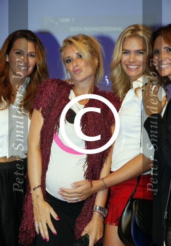 Amsterdam 27 augustus 2015
Presentatie tassenlijn TOV en Chantal Bles. Leontine Borsato Nicolette v Dam Annic v Wonderen Winonah de Jong en Quinty Trustfull