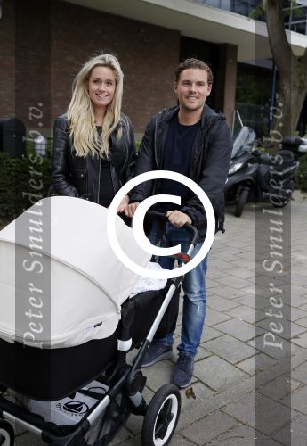 Amsterdam 1 september 2015 
Daniel v Zweden en zijn vriendin Stevie achter de kinderwagen met daarin zoontje Rasphael