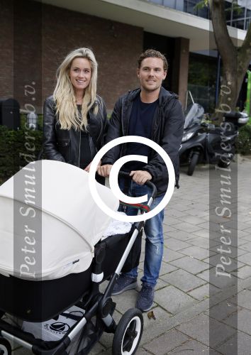 Amsterdam 1 september 2015 
Daniel v Zweden en zijn vriendin Stevie achter de kinderwagen met daarin zoontje Rasphael