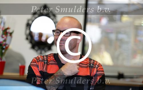 Beverwijk 13 september 2015
Dean Saunders heeft een nieuwe tatooshop geopend op de beverwijkse bazaar. Zijn broer Ben en vader Dean Sr werken er ook.