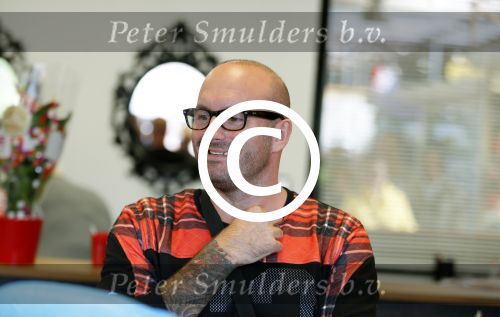 Beverwijk 13 september 2015
Dean Saunders heeft een nieuwe tatooshop geopend op de beverwijkse bazaar. Zijn broer Ben en vader Dean Sr werken er ook.