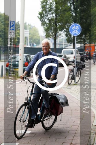 Den Haag 31 augustus 2015
Dolf de Vries op de fiets in Den Haag
