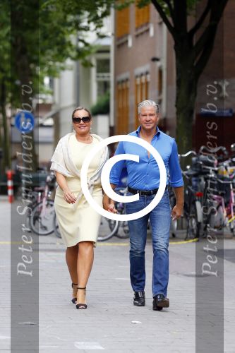 Amsterdam 21 augustus 2015 
Dries en Honoria Roelvink gaan in de nieuwe blushing van Gordon in Amsterdam een koffie drinken.
Dries en Honoria zijn binnenkort 5 jaar getrouwd