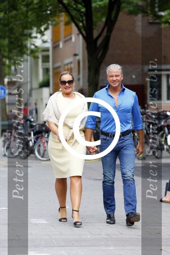 Amsterdam 21 augustus 2015 
Dries en Honoria Roelvink gaan in de nieuwe blushing van Gordon in Amsterdam een koffie drinken.
Dries en Honoria zijn binnenkort 5 jaar getrouwd