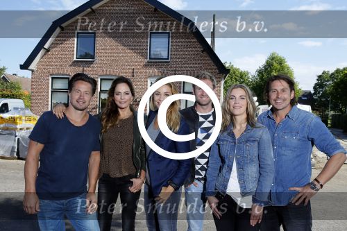 Zoelen 2 september 2015Het team van het RTL4-programma Eigen Huis & Tuin, bestaande uit Thomas Verhoef, Evelyn Struik, Froukje de Both, Tom Groot, Martine Both en Lodewijk Hoekstra.
