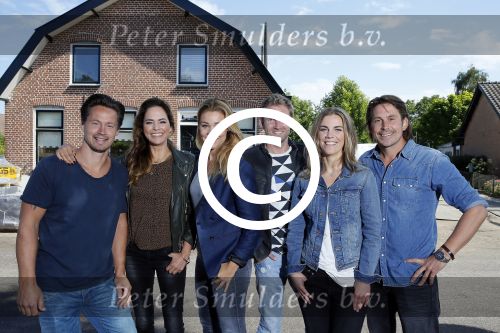 Zoelen 2 september 2015Het team van het RTL4-programma Eigen Huis & Tuin, bestaande uit Thomas Verhoef, Evelyn Struik, Froukje de Both, Tom Groot, Martine Both en Lodewijk Hoekstra.