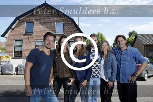 Zoelen 2 september 2015Het team van het RTL4-programma Eigen Huis & Tuin, bestaande uit Thomas Verhoef, Evelyn Struik, Froukje de Both, Tom Groot, Martine Both en Lodewijk Hoekstra.