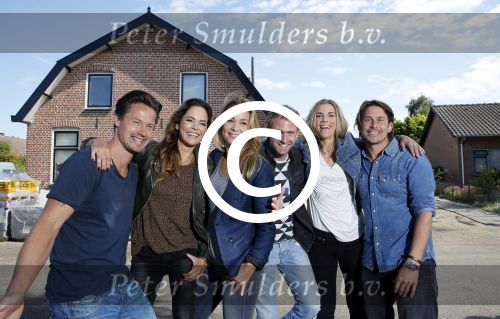 Zoelen 2 september 2015Het team van het RTL4-programma Eigen Huis & Tuin, bestaande uit Thomas Verhoef, Evelyn Struik, Froukje de Both, Tom Groot, Martine Both en Lodewijk Hoekstra.