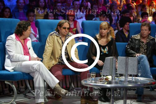 Amsterdam 27 maart 2004
Finale Idols in studio 21.
Jury Idols, Henkjan Smits Eric v Tijn Edwin Janssen en Jerney Kaagman
Peter Smulders bv