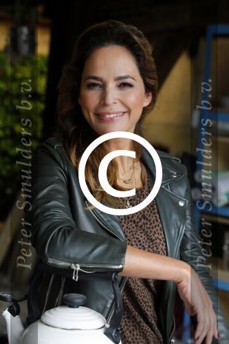 Zoelen 2 september 2015Het team van het RTL4-programma Eigen Huis & Tuin, bestaande uit Thomas Verhoef, Evelyn Struik, Froukje de Both, Tom Groot, Martine Both en Lodewijk Hoekstra.