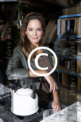 Zoelen 2 september 2015Het team van het RTL4-programma Eigen Huis & Tuin, bestaande uit Thomas Verhoef, Evelyn Struik, Froukje de Both, Tom Groot, Martine Both en Lodewijk Hoekstra.