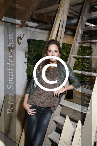 Zoelen 2 september 2015Het team van het RTL4-programma Eigen Huis & Tuin, bestaande uit Thomas Verhoef, Evelyn Struik, Froukje de Both, Tom Groot, Martine Both en Lodewijk Hoekstra.