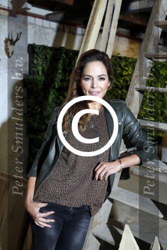 Zoelen 2 september 2015Het team van het RTL4-programma Eigen Huis & Tuin, bestaande uit Thomas Verhoef, Evelyn Struik, Froukje de Both, Tom Groot, Martine Both en Lodewijk Hoekstra.