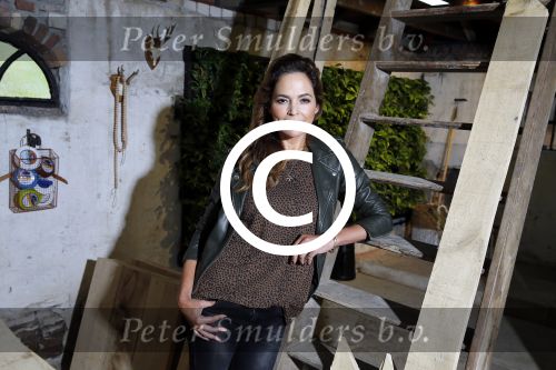 Zoelen 2 september 2015Het team van het RTL4-programma Eigen Huis & Tuin, bestaande uit Thomas Verhoef, Evelyn Struik, Froukje de Both, Tom Groot, Martine Both en Lodewijk Hoekstra.