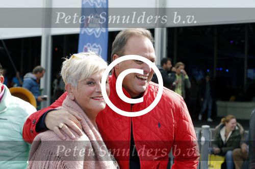 Amsterdam 6 september 2015
ALS Amsterdam City Swim in de grachten van Amsterdam met veel bekende nederlanders.
Mariska Bauer met Frans en zonen Christiaan en Jan