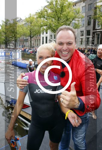 Amsterdam 6 september 2015
ALS Amsterdam City Swim in de grachten van Amsterdam met veel bekende nederlanders.
Mariska Bauer met Frans en zonen Christiaan en Jan