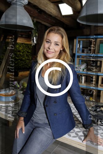 Zoelen 2 september 2015Het team van het RTL4-programma Eigen Huis & Tuin, bestaande uit Thomas Verhoef, Evelyn Struik, Froukje de Both, Tom Groot, Martine Both en Lodewijk Hoekstra.