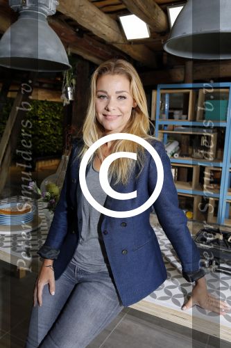 Zoelen 2 september 2015Het team van het RTL4-programma Eigen Huis & Tuin, bestaande uit Thomas Verhoef, Evelyn Struik, Froukje de Both, Tom Groot, Martine Both en Lodewijk Hoekstra.