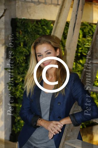 Zoelen 2 september 2015Het team van het RTL4-programma Eigen Huis & Tuin, bestaande uit Thomas Verhoef, Evelyn Struik, Froukje de Both, Tom Groot, Martine Both en Lodewijk Hoekstra.