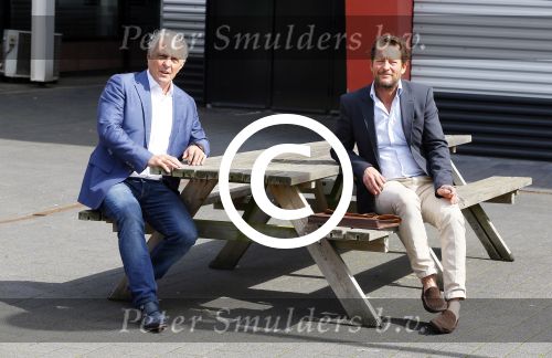 Hilversum 25 augustus 2015
Perspresentatie RTL in studio 21. Huub Stapel met manager Jeroen v Noort