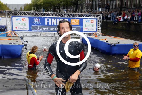 Amsterdam 6 september 2015
ALS Amsterdam City Swim in de grachten van Amsterdam met veel bekende nederlanders.
Jan Joost v Gangelen