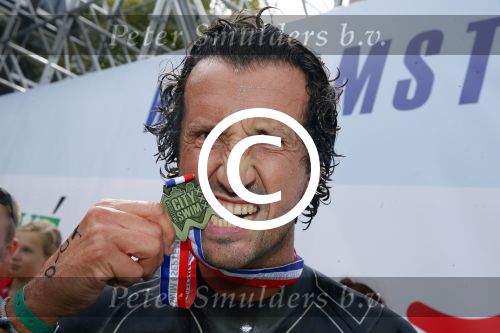 Amsterdam 6 september 2015
ALS Amsterdam City Swim in de grachten van Amsterdam met veel bekende nederlanders.
Jan Joost v Gangelen