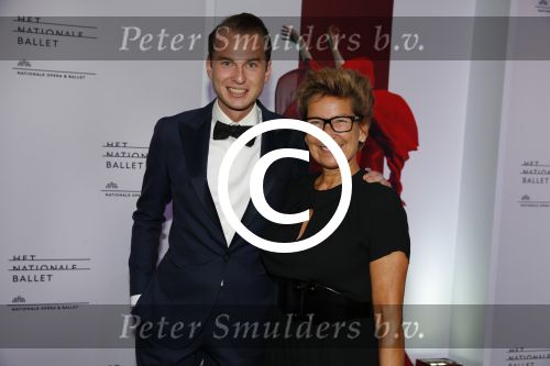 Amsterdam 8 september 2015
Vorstelling nationaal balet in de stopera. Janine v d Ende met zoon Vincent