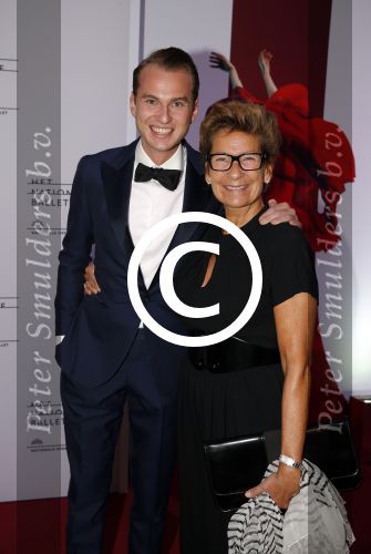 Amsterdam 8 september 2015
Vorstelling nationaal balet in de stopera. Janine v d Ende met zoon Vincent