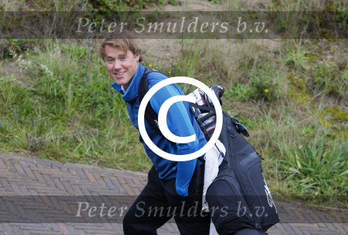 Zandvoort 5 september 2015
 
Op zaterdag 5 september zal traditiegetrouw de Charity Challenge van het KLM Open plaatsvinden op de Kennemer G&CC. Bekende Nederlanders spelen met genodigden van partners en sponsoren van het KLM Open voor het goede doel, UNICEF. Onder de deelnemende BNâ€™ers bevinden zich Jeroen Rietbergen, Bryan Roy, Daan Slooter, , Winston Gerschtanowitz Ties Kruize, Willem van Hanegem, Elsemieke Havenga, Ferry Maat, Jan Lammers, Toine van Peperstraten,Peter Paul Muller,  Ed de Goey, Floris Jan Bovelander en Willy van de Kerkhof en Nicolien Sauerbrei