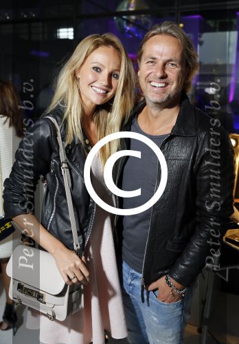 Amsterdam 27 augustus 2015
Presentatie tassenlijn TOV en Chantal Bles. Kelly Weekers en John Ewbank