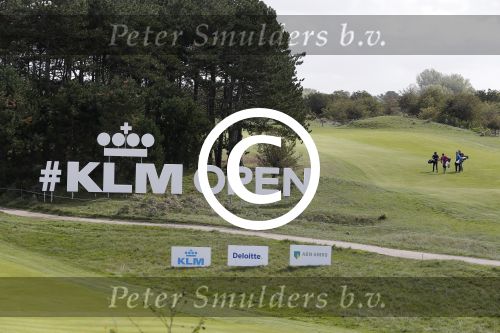 Zandvoort 5 september 2015
 
Op zaterdag 5 september zal traditiegetrouw de Charity Challenge van het KLM Open plaatsvinden op de Kennemer G&CC. Bekende Nederlanders spelen met genodigden van partners en sponsoren van het KLM Open voor het goede doel, UNICEF. Onder de deelnemende BNâ€™ers bevinden zich Jeroen Rietbergen, Bryan Roy, Daan Slooter, , Winston Gerschtanowitz Ties Kruize, Willem van Hanegem, Elsemieke Havenga, Ferry Maat, Jan Lammers, Toine van Peperstraten,Peter Paul Muller,  Ed de Goey, Floris Jan Bovelander en Willy van de Kerkhof en Nicolien Sauerbrei