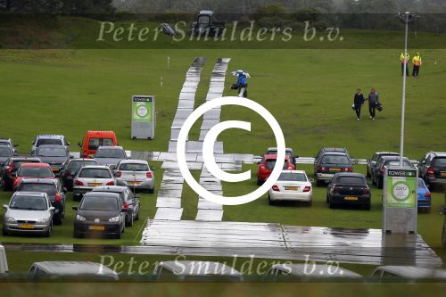 Zandvoort 5 september 2015
 
Op zaterdag 5 september zal traditiegetrouw de Charity Challenge van het KLM Open plaatsvinden op de Kennemer G&CC. Bekende Nederlanders spelen met genodigden van partners en sponsoren van het KLM Open voor het goede doel, UNICEF. Onder de deelnemende BNâ€™ers bevinden zich Jeroen Rietbergen, Bryan Roy, Daan Slooter, , Winston Gerschtanowitz Ties Kruize, Willem van Hanegem, Elsemieke Havenga, Ferry Maat, Jan Lammers, Toine van Peperstraten,Peter Paul Muller,  Ed de Goey, Floris Jan Bovelander en Willy van de Kerkhof en Nicolien Sauerbrei