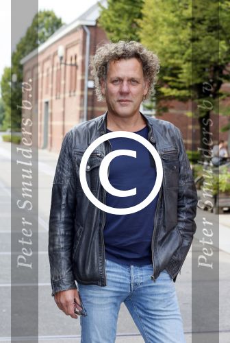 Amsterdam 19 augustus 2015 
Presentatie Expeditie Robinson deelnemers bij de westergasfabriek.. Sharon Doorson, Tim Douwsma, Marian Mudder, Teske de Schepper, Oscar Aerts, Sander Janson, Amara Onwuka, Elle Bandita, Kim Lammers, Kees van der Spek, Wietze de Jager, Klaas van der Eerden, Danny Ghosen, Sandra van Nieuwland, Anna Speller en Jaap Jongbloed met presentatoren Nicolette Kluijver en Dennis Weening