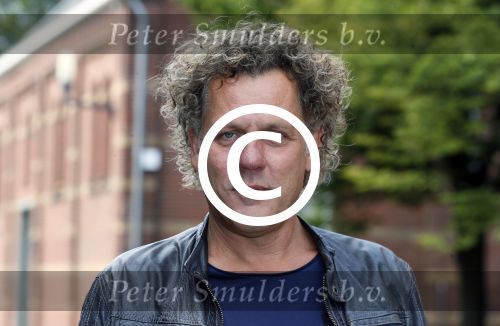 Amsterdam 19 augustus 2015 
Presentatie Expeditie Robinson deelnemers bij de westergasfabriek.. Sharon Doorson, Tim Douwsma, Marian Mudder, Teske de Schepper, Oscar Aerts, Sander Janson, Amara Onwuka, Elle Bandita, Kim Lammers, Kees van der Spek, Wietze de Jager, Klaas van der Eerden, Danny Ghosen, Sandra van Nieuwland, Anna Speller en Jaap Jongbloed met presentatoren Nicolette Kluijver en Dennis Weening
