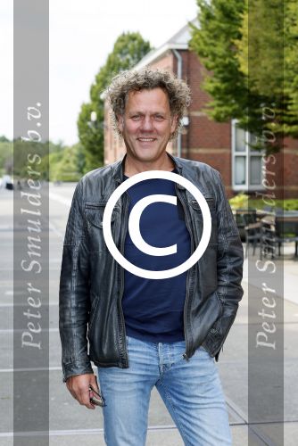 Amsterdam 19 augustus 2015 
Presentatie Expeditie Robinson deelnemers bij de westergasfabriek.. Sharon Doorson, Tim Douwsma, Marian Mudder, Teske de Schepper, Oscar Aerts, Sander Janson, Amara Onwuka, Elle Bandita, Kim Lammers, Kees van der Spek, Wietze de Jager, Klaas van der Eerden, Danny Ghosen, Sandra van Nieuwland, Anna Speller en Jaap Jongbloed met presentatoren Nicolette Kluijver en Dennis Weening