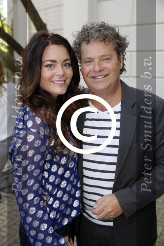 Amsterdam 20 augustus 2015
Winterpresentatie SBS6 in artis. Kim Lian v d Meij Dirk Zeelenberg  en Sandra Ysbrandy