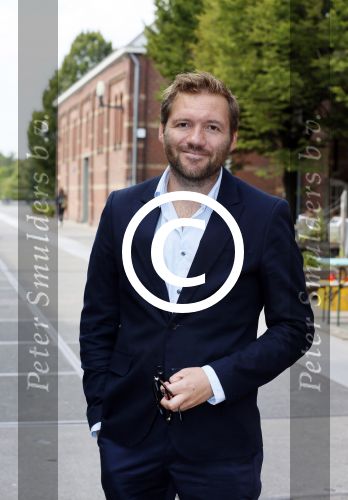 Amsterdam 19 augustus 2015 
Presentatie Expeditie Robinson deelnemers bij de westergasfabriek.. Sharon Doorson, Tim Douwsma, Marian Mudder, Teske de Schepper, Oscar Aerts, Sander Janson, Amara Onwuka, Elle Bandita, Kim Lammers, Kees van der Spek, Wietze de Jager, Klaas van der Eerden, Danny Ghosen, Sandra van Nieuwland, Anna Speller en Jaap Jongbloed met presentatoren Nicolette Kluijver en Dennis Weening