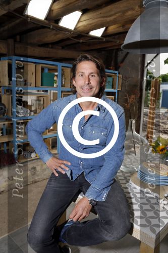 Zoelen 2 september 2015Het team van het RTL4-programma Eigen Huis & Tuin, bestaande uit Thomas Verhoef, Evelyn Struik, Froukje de Both, Tom Groot, Martine Both en Lodewijk Hoekstra.