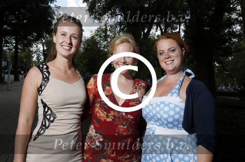 Amsterdam 1 september 2015 
Presentatie cast lulverhalen van Howard Komproe.
Femke Vernij dookje v Dieren en Kim de Fuijk