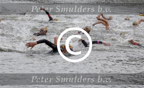 Amsterdam 6 september 2015
ALS Amsterdam City Swim in de grachten van Amsterdam met veel bekende nederlanders.
Maarten v d Weijden