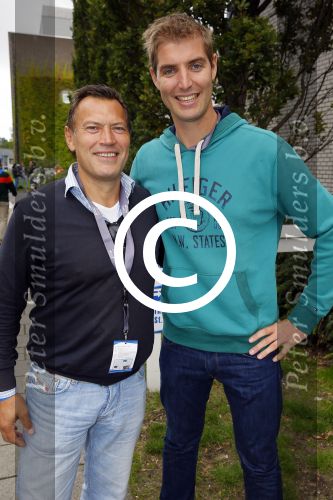 Amsterdam 6 september 2015
ALS Amsterdam City Swim in de grachten van Amsterdam met veel bekende nederlanders.
Mariska Hulscher kwam met vriend Toon en zijn kinderen