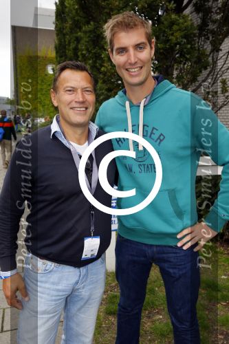 Amsterdam 6 september 2015
ALS Amsterdam City Swim in de grachten van Amsterdam met veel bekende nederlanders.
Mariska Hulscher kwam met vriend Toon en zijn kinderen