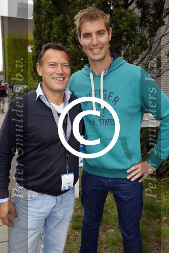 Amsterdam 6 september 2015
ALS Amsterdam City Swim in de grachten van Amsterdam met veel bekende nederlanders.
Mariska Hulscher kwam met vriend Toon en zijn kinderen