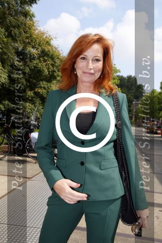 Amsterdam 19 augustus 2015 
Presentatie Expeditie Robinson deelnemers bij de westergasfabriek.. Sharon Doorson, Tim Douwsma, Marian Mudder, Teske de Schepper, Oscar Aerts, Sander Janson, Amara Onwuka, Elle Bandita, Kim Lammers, Kees van der Spek, Wietze de Jager, Klaas van der Eerden, Danny Ghosen, Sandra van Nieuwland, Anna Speller en Jaap Jongbloed met presentatoren Nicolette Kluijver en Dennis Weening