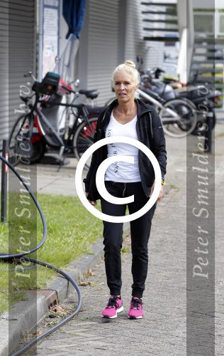 Amsterdam 6 september 2015
ALS Amsterdam City Swim in de grachten van Amsterdam met veel bekende nederlanders.
Mariska Bauer met Frans en zonen Christiaan en Jan